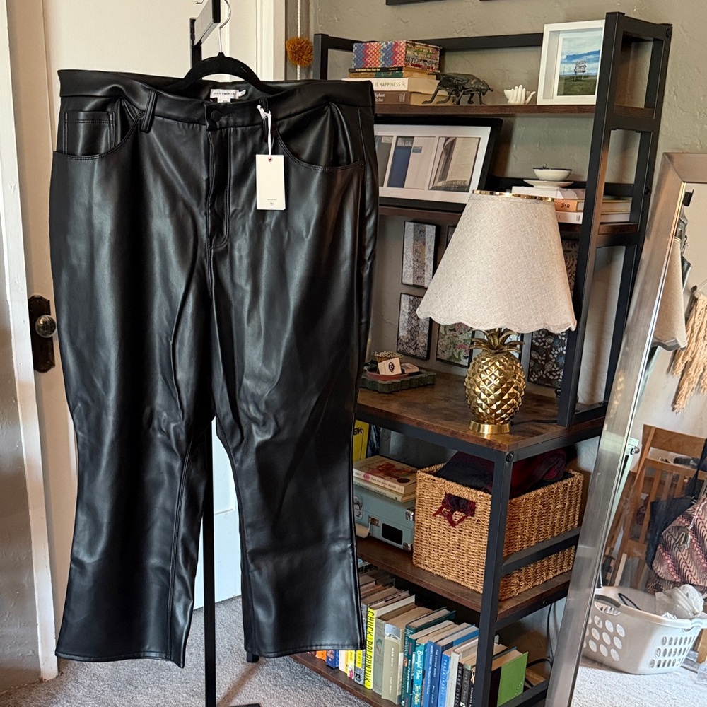 Good American - Good Legs Crop Mini Boot Black Faux Leather Pants
